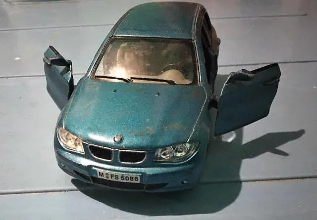 52720 bmw 1 series diecast collection