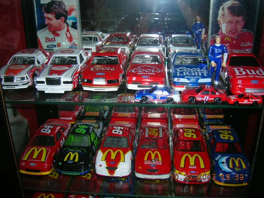52722 bill elliott diecast collection