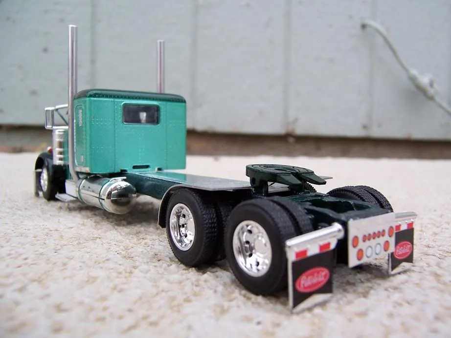 /img/52729-diecast-model-truck-collection.webp