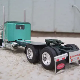 /img/52729-diecast-model-truck-collection.webp