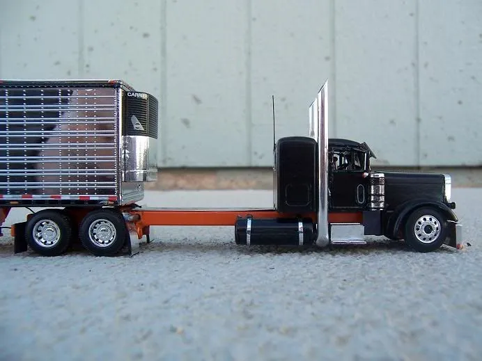 52729 freightliner argosy diecast