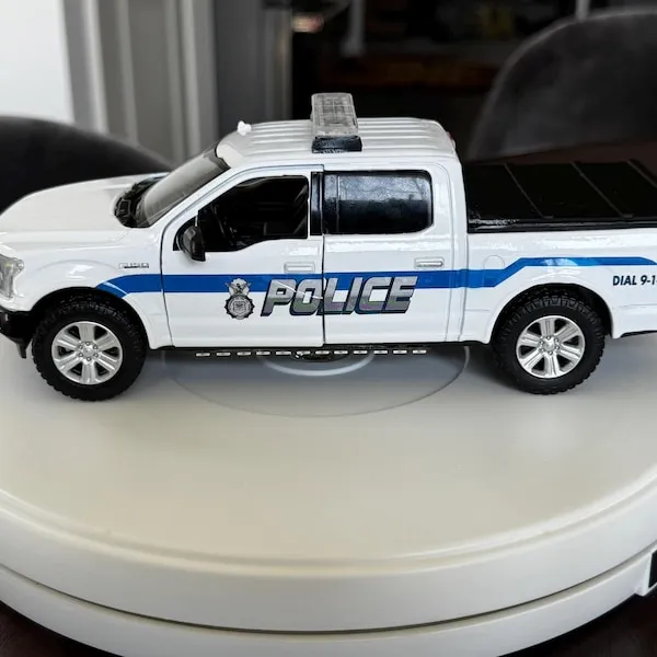 52731 chevy tahoe diecast