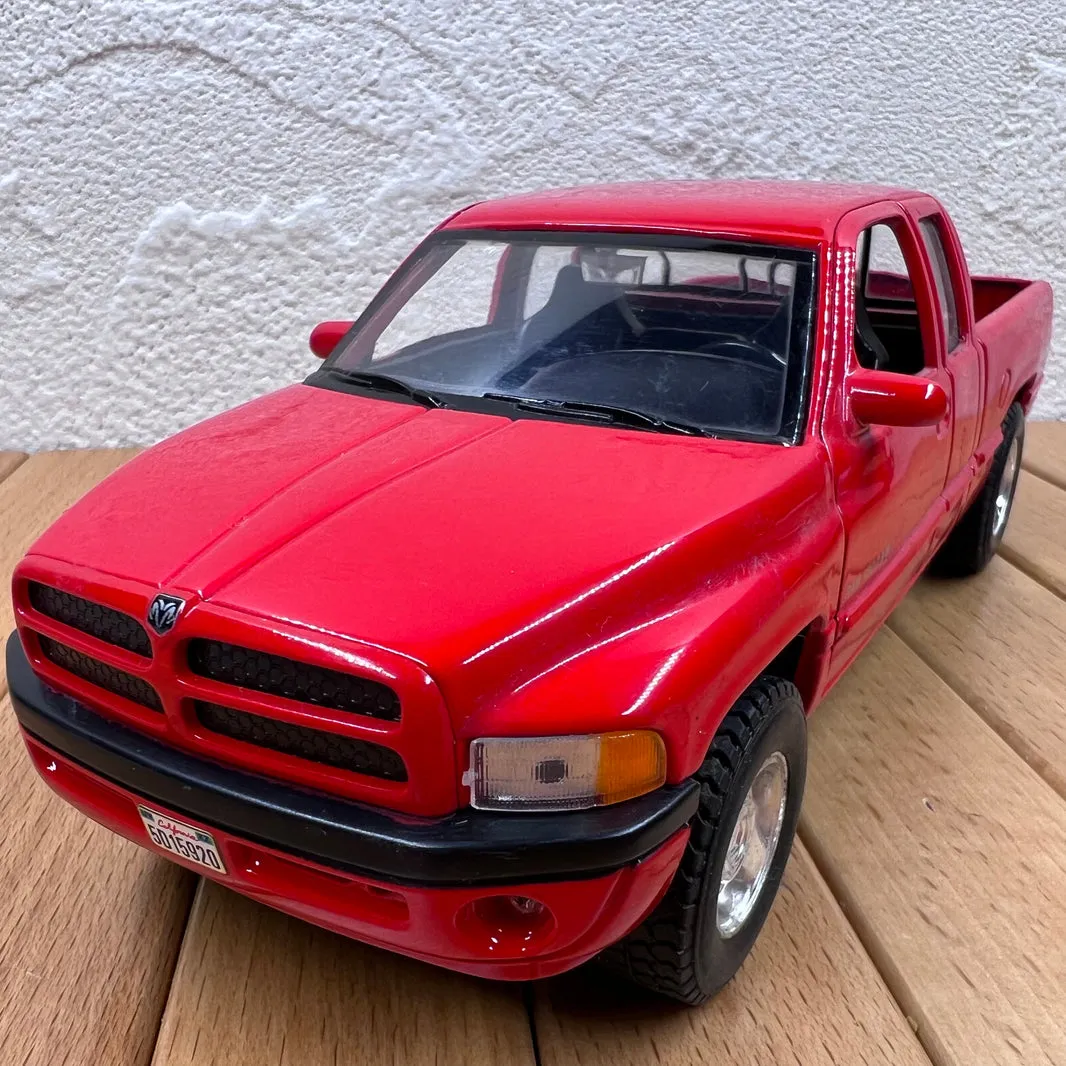 /img/52734-diecast-car-restoration.webp
